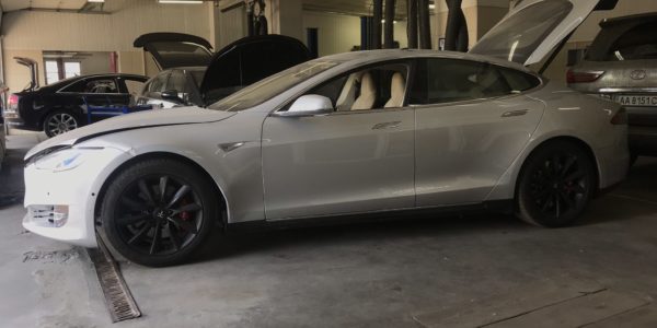 Tesla Model S (Адаптация фонарей)
